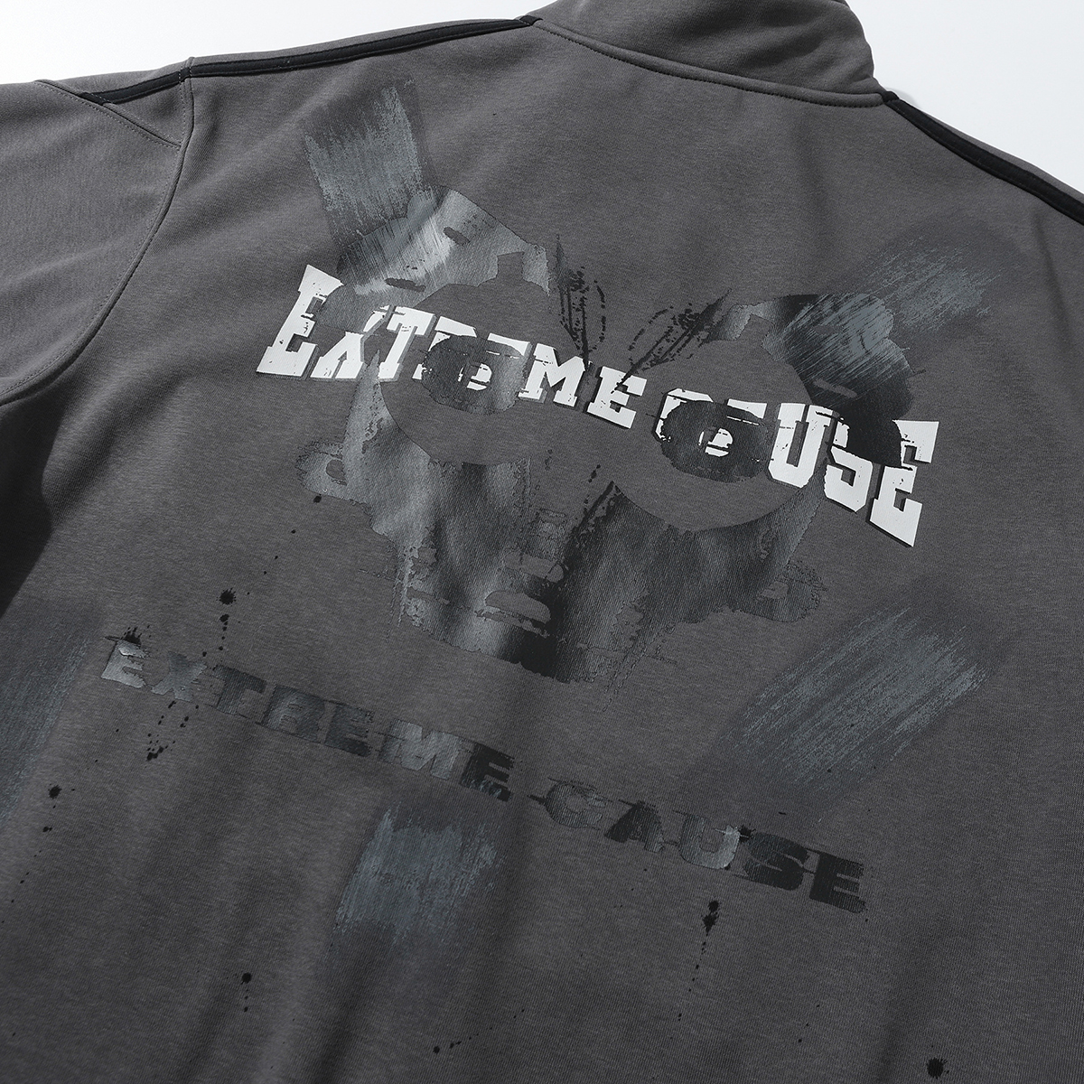 Close-up of men's gray American retro graffiti print fleece zip-up stand collar jacket, showing back graphic detail