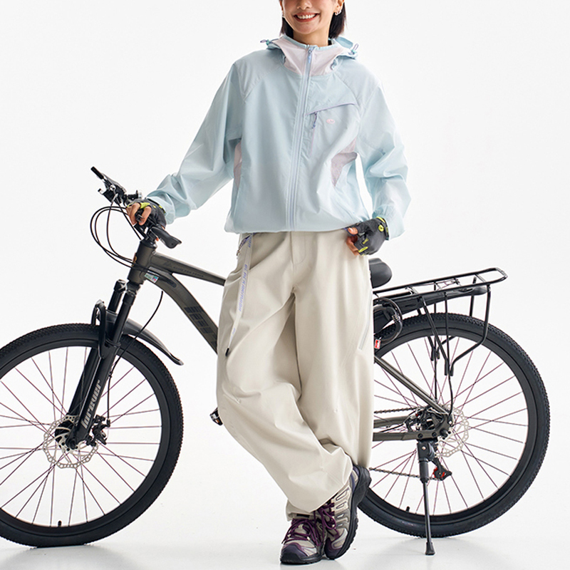 Light Blue Women's Outdoor Windbreaker Jacket
