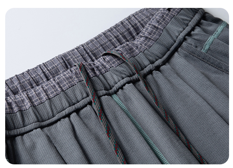 Elastic waistband detail