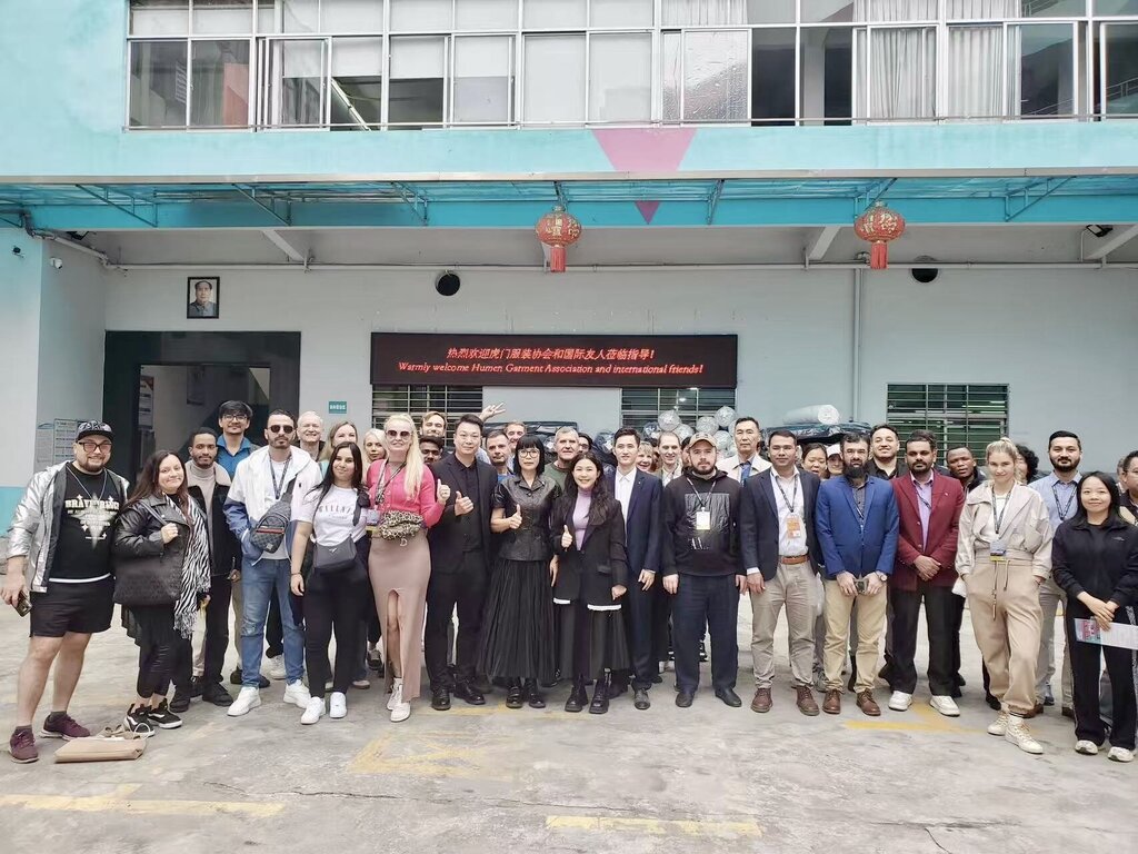 Hosting a 20-Buyer Trade Delegation for a Full Showroom and Factory Tour